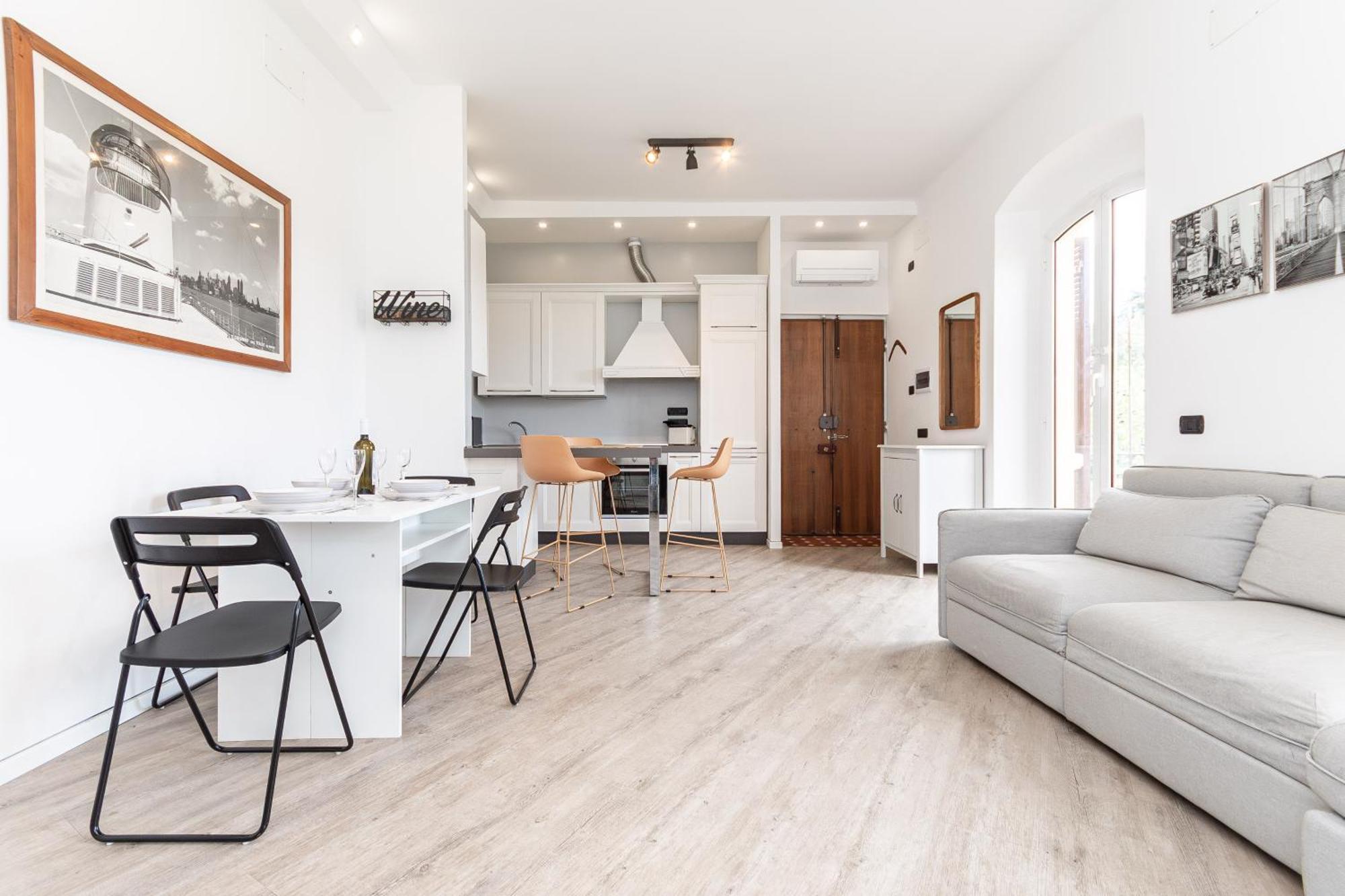 Spacious 3-Bedroom Apartment - 10 Min To City Center & 5 Min To Gaslini Hospital Genova Eksteriør billede